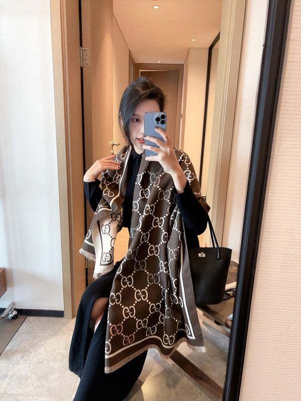 ブランドマフラー背面デザイン